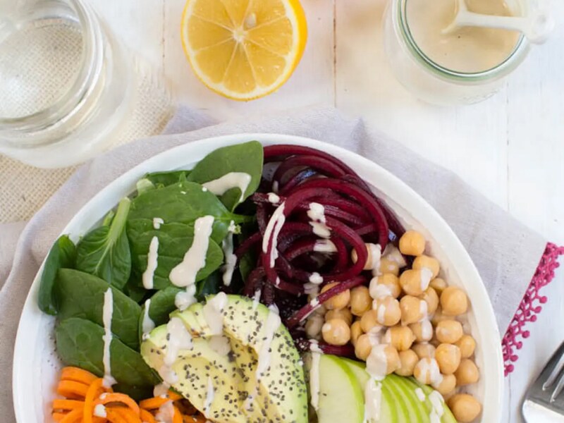 Bowl with avocados, chickpeas and other foods