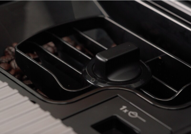 Espresso machine bean hopper