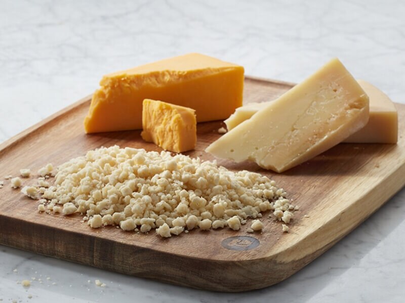 Fromages sur une planche à découper
