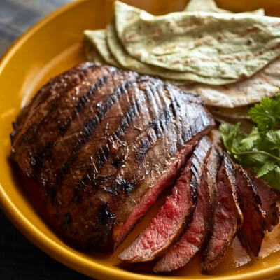Steak cuit et tranché