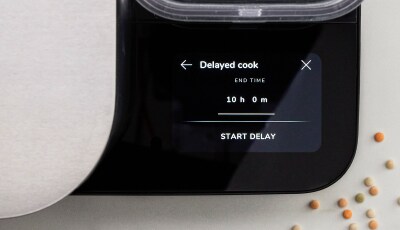 A close up of the delayed cook function on the touchscreen of the Grain and Rice Cooker.