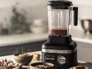 Black Pro Line Series blender heating up a velvety soup that's ready to serve...