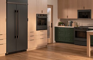 KitchenAid® wall oven, range and microwave in a kitchen environment with the iF Design Award 2026 badge on top. 