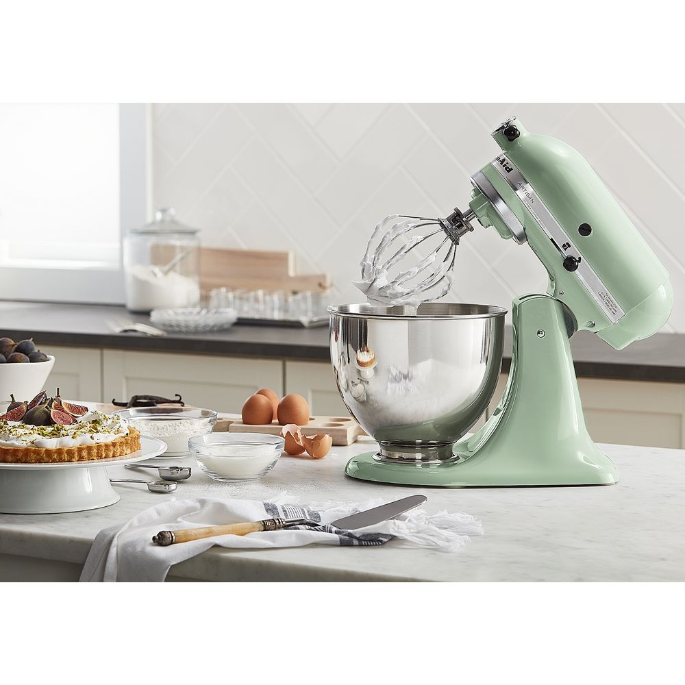 Batteur sur socle à tête inclinable KitchenAid de 4.7 L (5 pintes) de la série Artisan