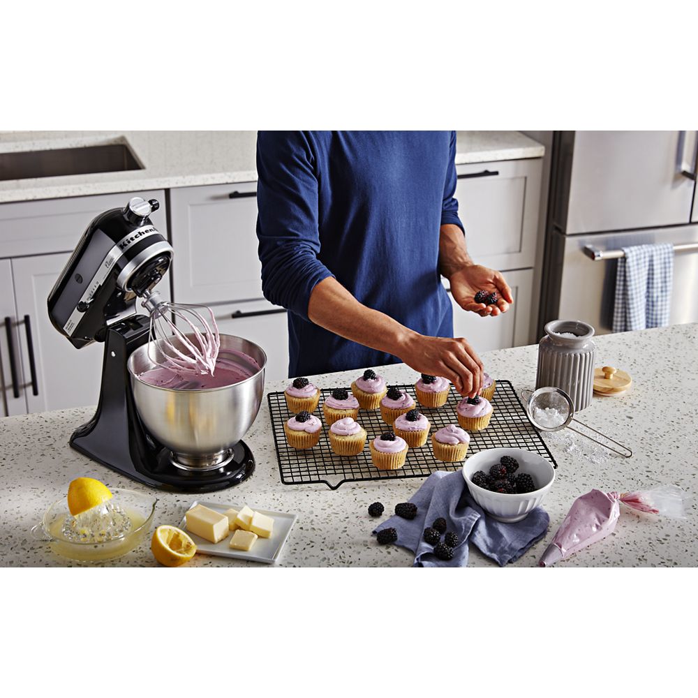 Classic Series 4.5-Quart Tilt-Head Stand Mixer - Onyx Black