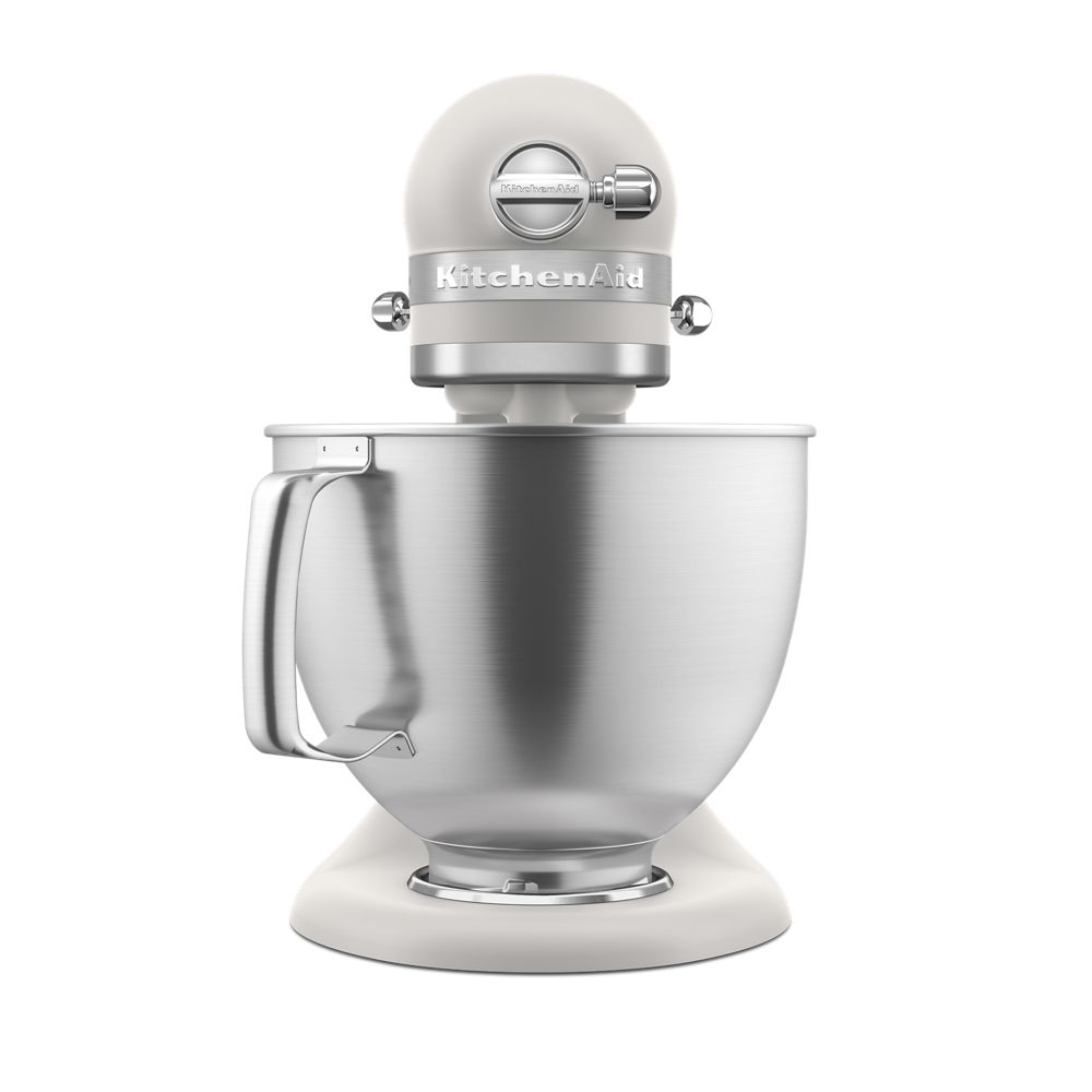 Batteur sur socle KitchenAid® de 5 pintes avec bol en acier inoxydable brossé.