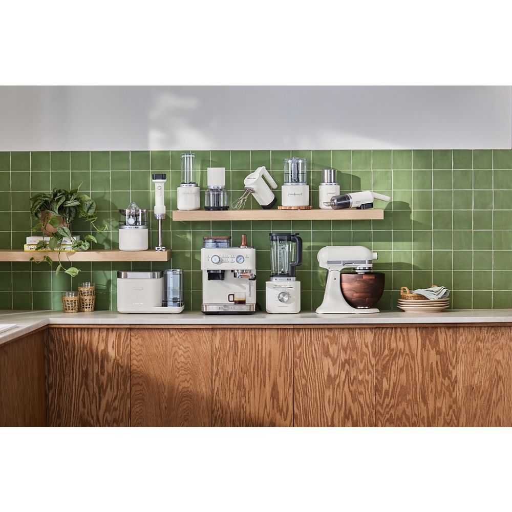 Trousse d'accessoires pour machine à espresso en bois de noyer KitchenAid®