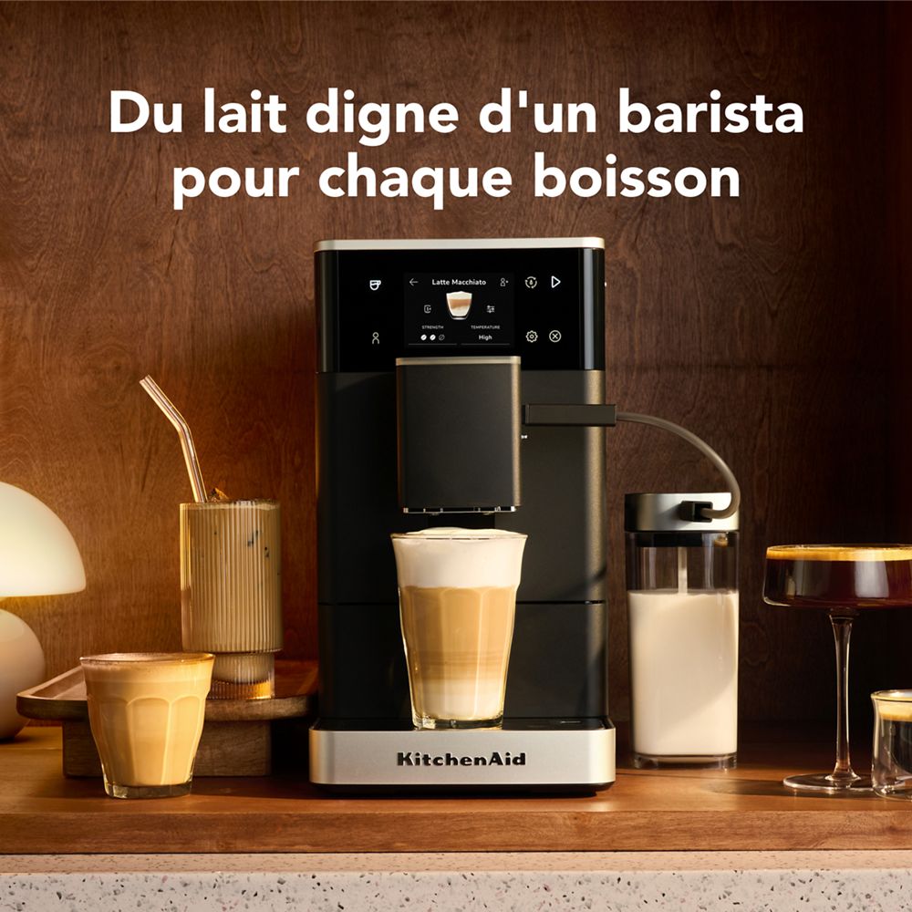 Machine à espresso entièrement automatique KF4 - Préparez facilement à la maison des boissons à base d’espresso et de café glacé, qu'elles soient préprogrammées ou personnalisées.