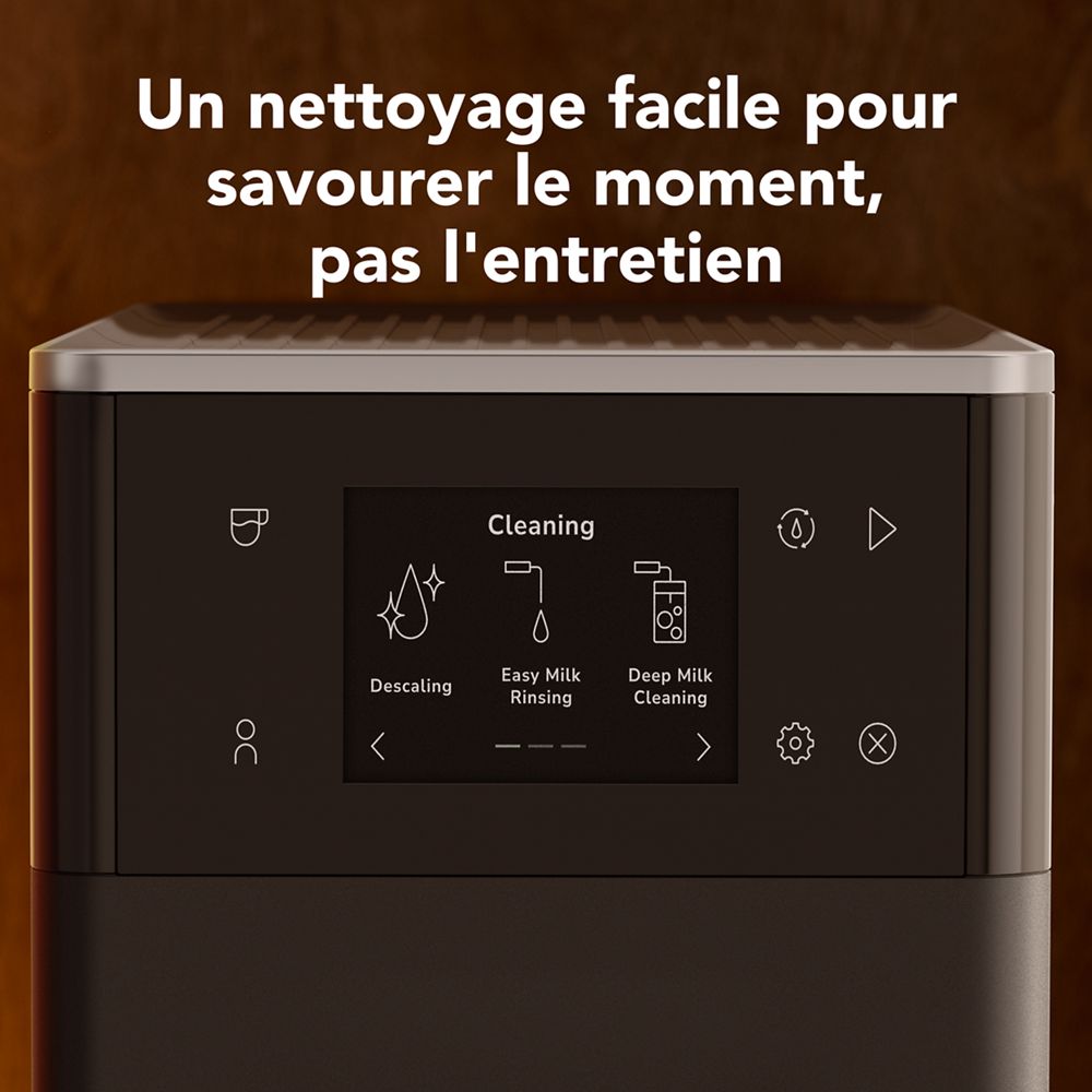 Machine à espresso entièrement automatique KF4 - Préparez facilement à la maison des boissons à base d’espresso et de café glacé, qu'elles soient préprogrammées ou personnalisées.