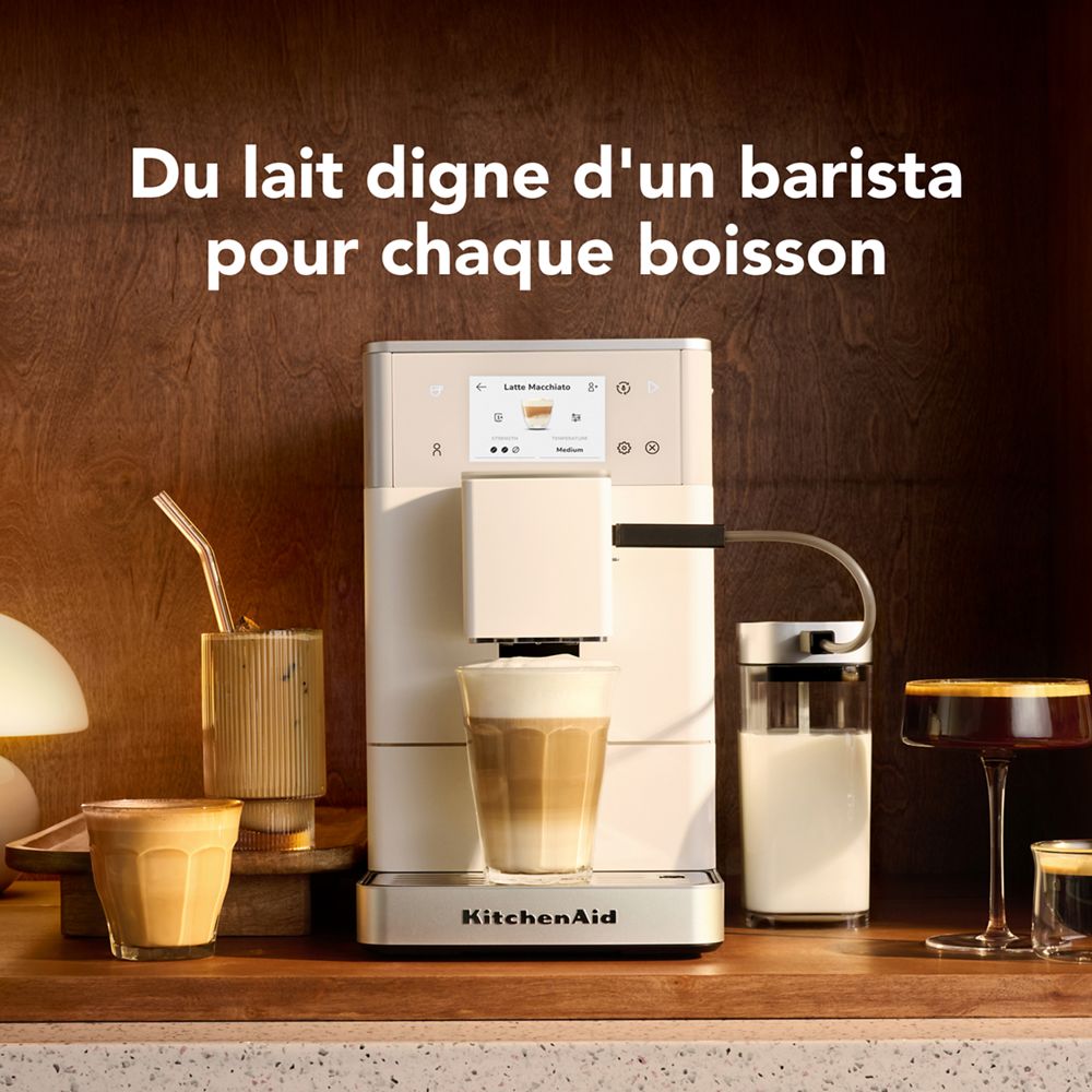 Machine à espresso entièrement automatique KF4 - Préparez facilement à la maison des boissons à base d’espresso et de café glacé, qu'elles soient préprogrammées ou personnalisées.