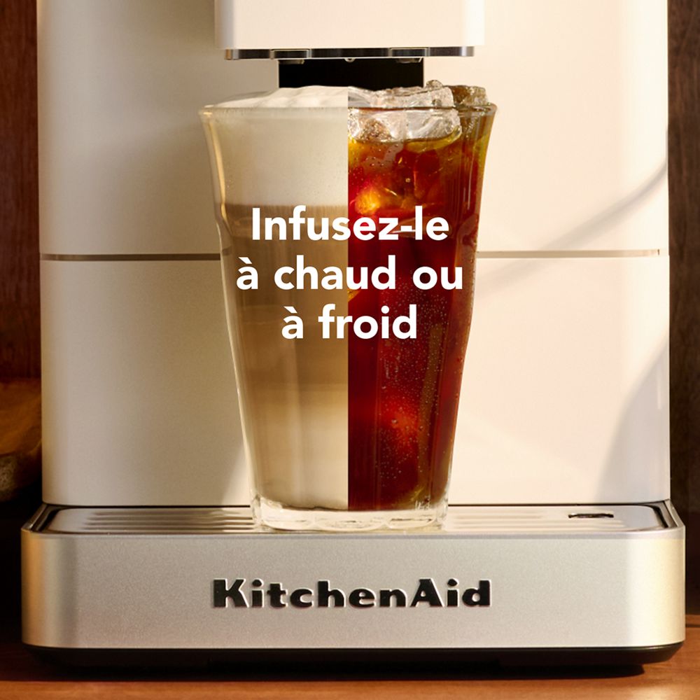 Machine à espresso entièrement automatique KF4 - Préparez facilement à la maison des boissons à base d’espresso et de café glacé, qu'elles soient préprogrammées ou personnalisées.